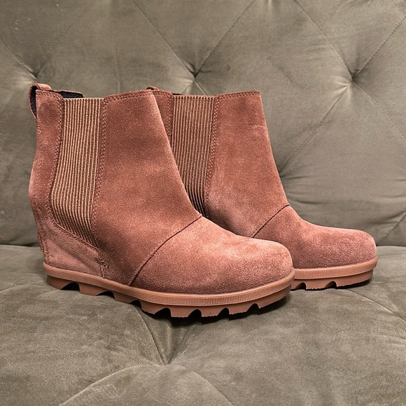Sorel Joan of Artic Chelsea Wedge Booties - Picture 1 of 6